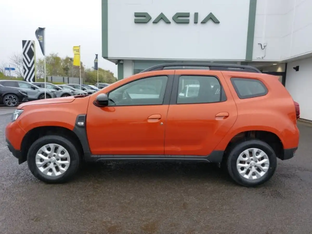 2022-dacia-duster-13-tce-comfort-130hpeu6d-4x2-window-van-big-3