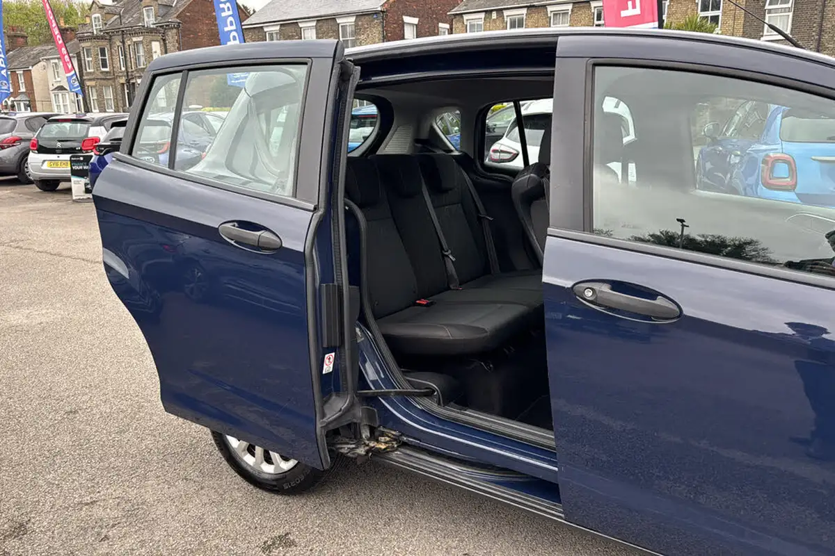 2014-ford-b-max-14-studio-big-27