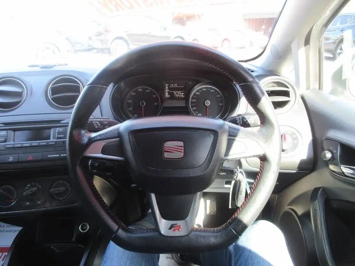2013-seat-ibiza-12-fr-105-hatchback-5d-big-9