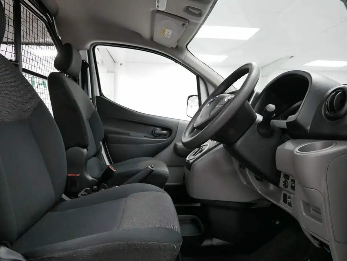 2021-nissan-env200-e-acenta-panel-van-auto-big-22