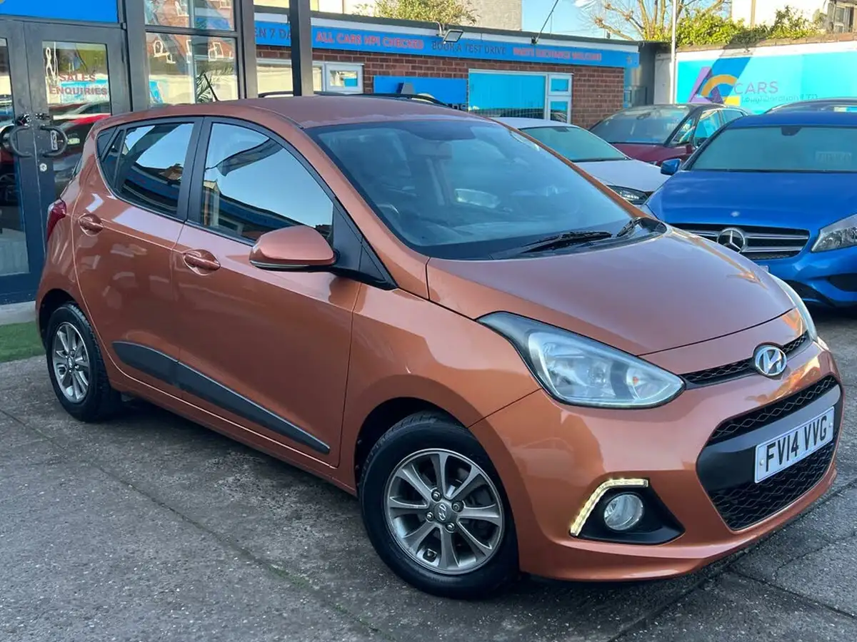 2014-hyundai-i10-10-premium-big-0