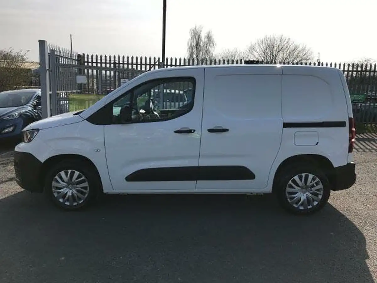 2021-peugeot-partner-15-bluehdi-1000-professional-100ps-eu6dt-panel-big-6