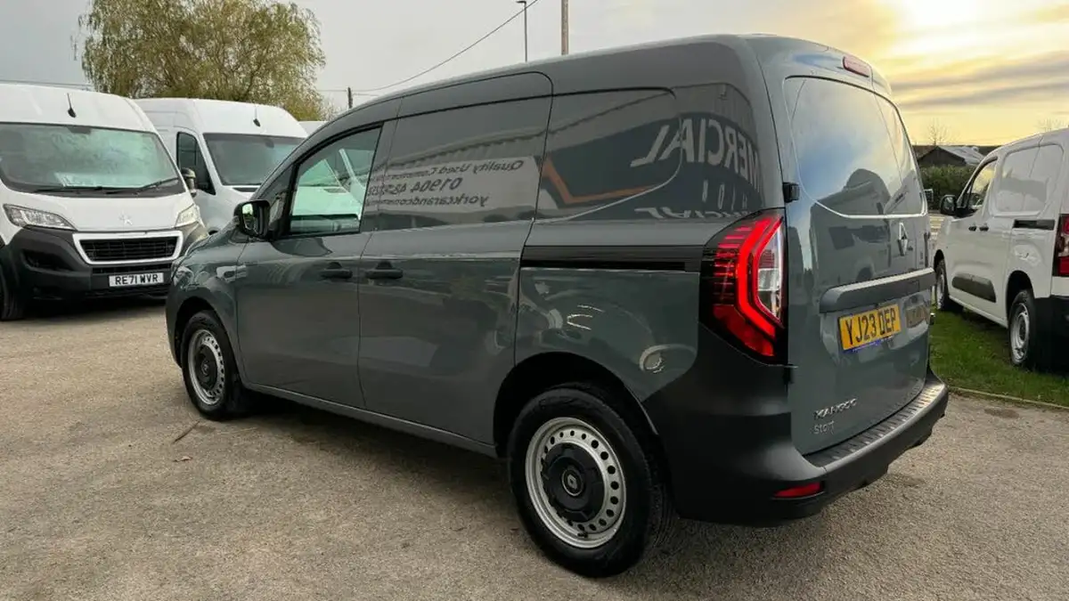 2023-renault-kangoo-15dci-ml19-95-start-big-18