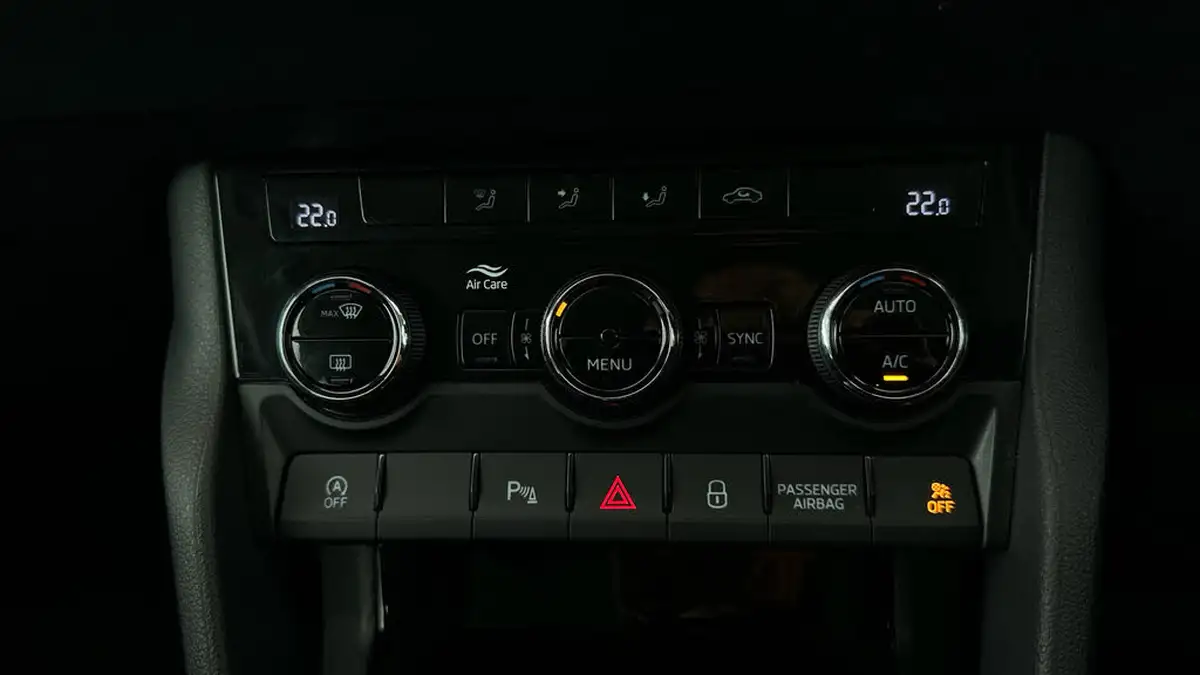 2021-skoda-karoq-15-tsi-se-technology-dsg-big-25