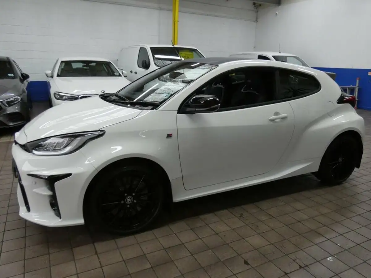 2021-toyota-yaris-16-gr-convenience-pack-big-16