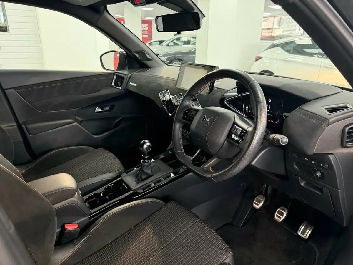 2019-ds-ds-3-crossback-12-puretech-performance-line-100ps-big-30