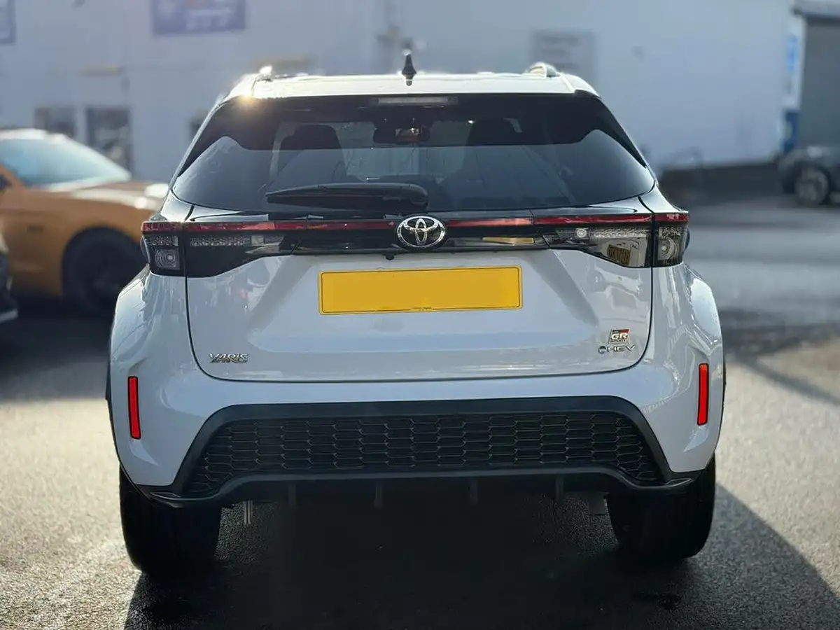 2024-toyota-yaris-cross-15-vvt-i-gr-sport-128bhp-advanced-safety-packpan-roof-big-5