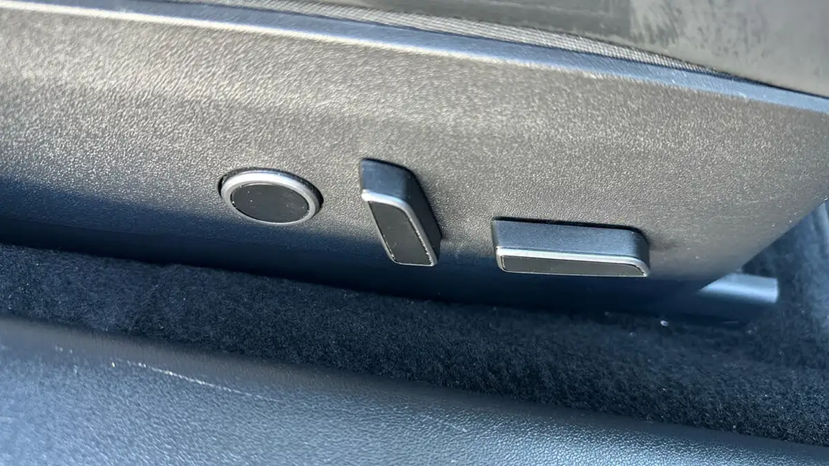 2021-tesla-model-3-e-long-range-awd-big-24