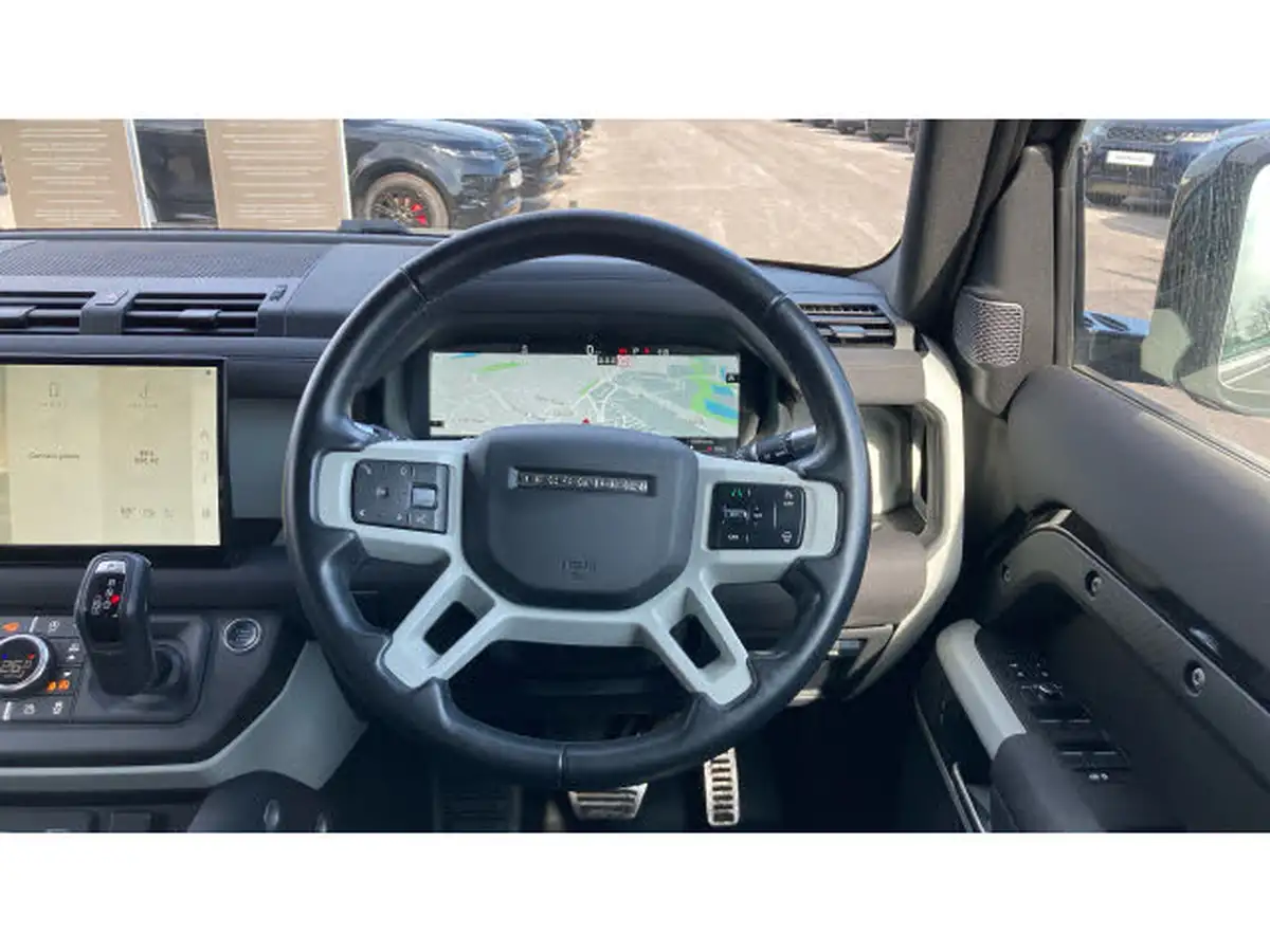 2022-land-rover-110-defender-30-d250-xs-edition-big-14