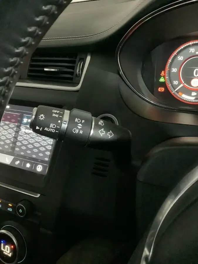 2019-jaguar-e-pace-20-i4d-r-dynamic-hse-180ps-big-15