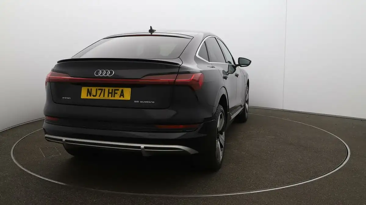 2021-audi-e-tron-55e-s-line-sportback-big-49