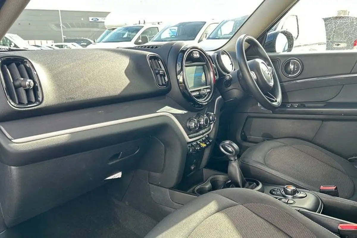 2019-mini-countryman-15-cooper-s-e-phev-exclusive-comfortnav-plus-big-17