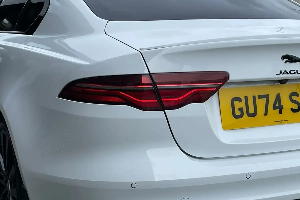 2024-jaguar-xe-20-p250-r-dynamic-hse-black-big-25