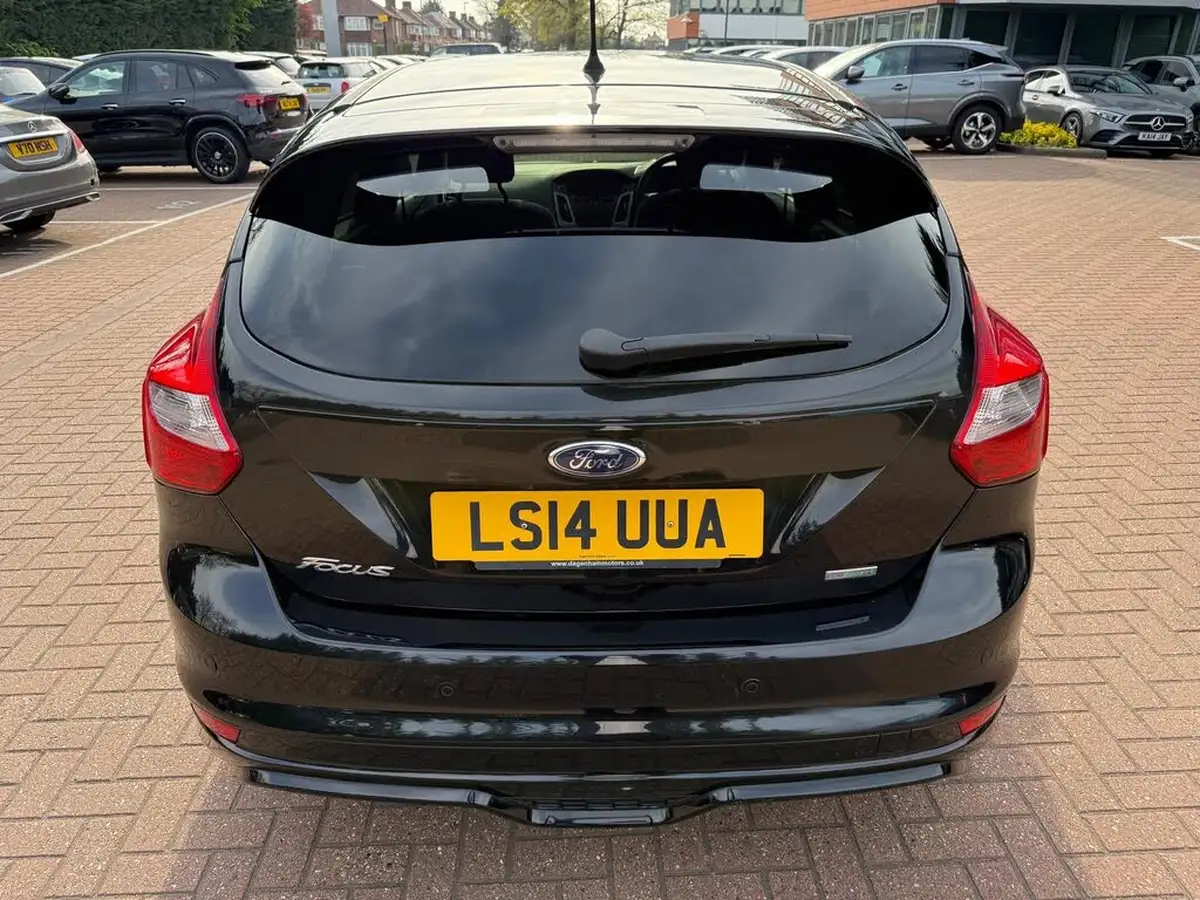 2014-ford-focus-10-zetec-s-scti-hatchback-big-16