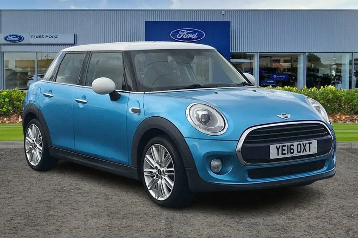 2016-mini-cooper-15td-cooper-d-ss-hatchback-5d-big-0