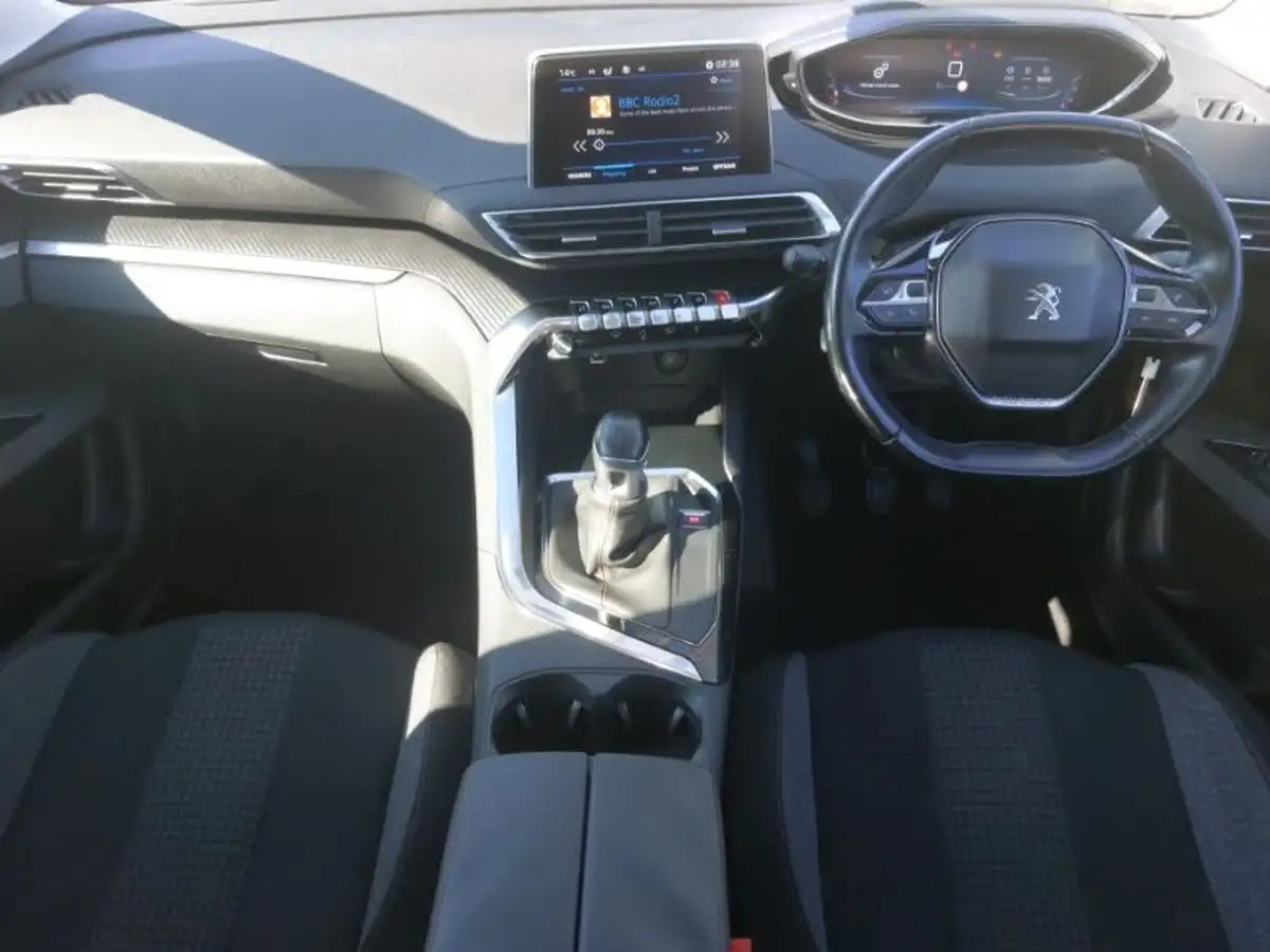 2018-peugeot-5008-suv-16-bluehdi-active-120bhp-big-2