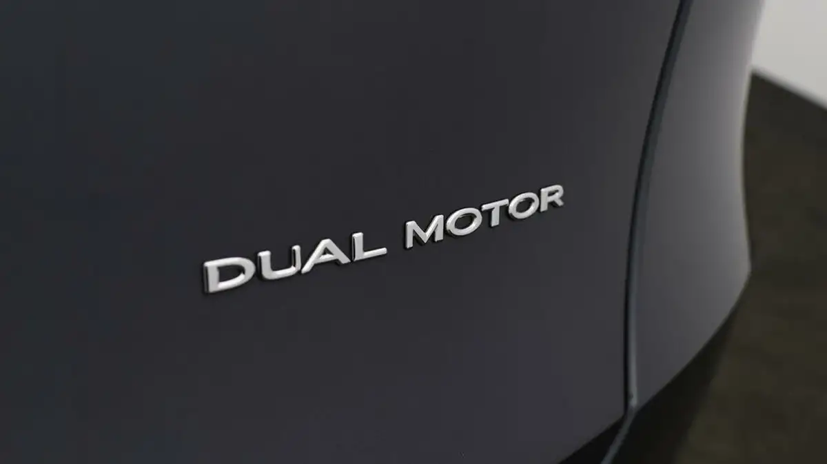 2023-tesla-model-y-e-long-range-big-20