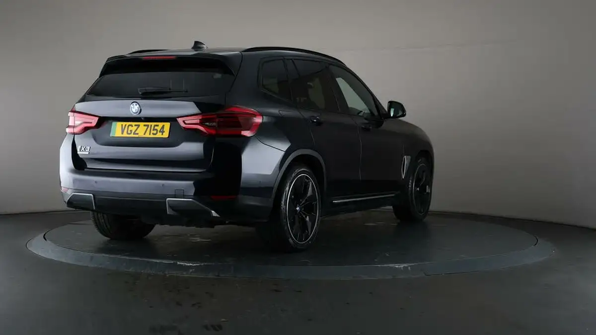 2021-bmw-ix3-e-premier-edition-big-62