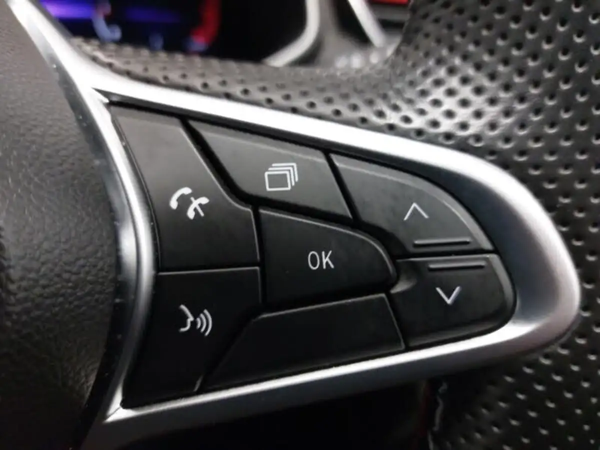 2023-renault-clio-10-tce-rs-line-big-12