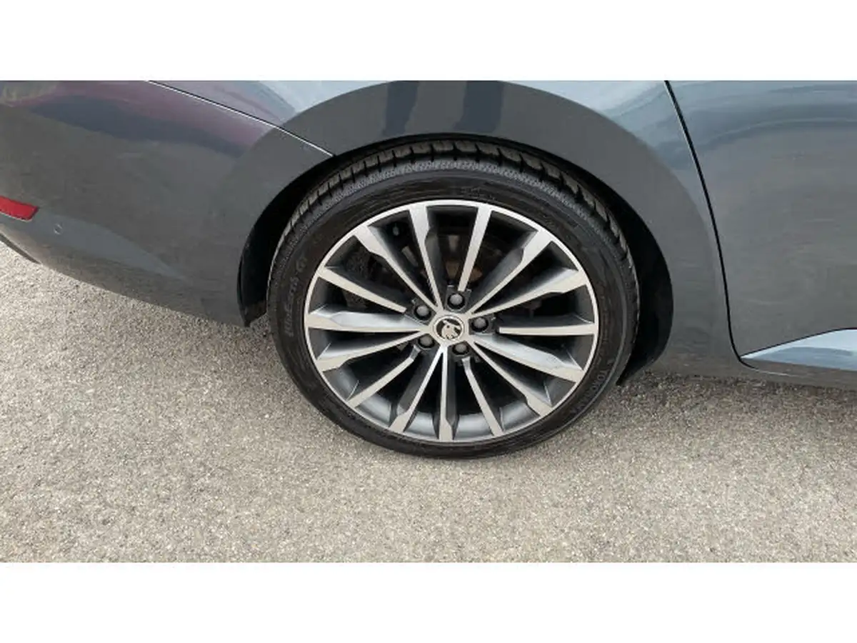 2016-skoda-superb-20tdi-scr-laurin-klement-190ps-4x4-hatchback-dsg-big-45