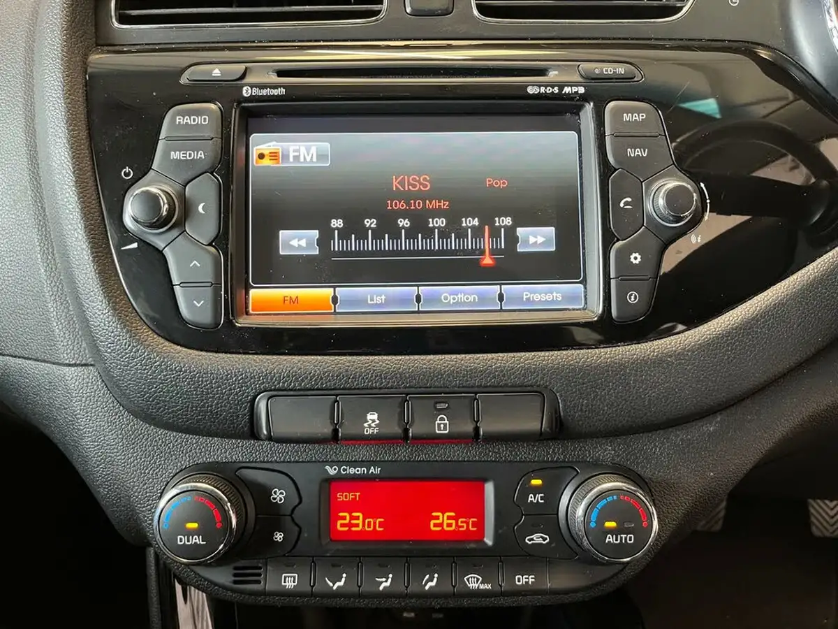 2012-kia-ceed-16-3-isg-hatchback-big-23