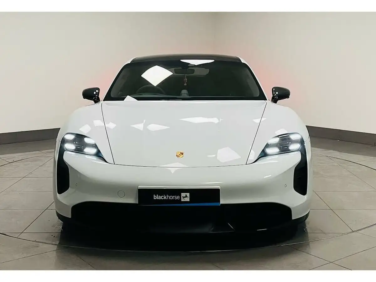 2020-porsche-taycan-e-turbo-big-9