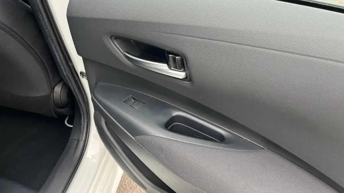 2020-toyota-corolla-18-vvt-i-icon-tech-spare-wheel-touring-sports-5d-big-26