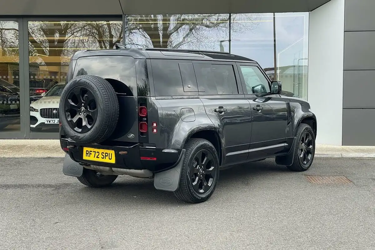 2023-land-rover-110-defender-30-d300-x-dynamic-hse-big-6