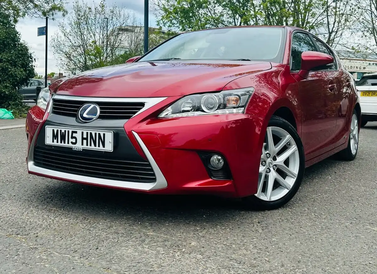 2015-lexus-ct-200h-18-advance-cvt-big-2