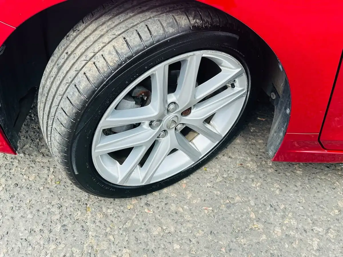 2015-lexus-ct-200h-18-advance-cvt-big-26
