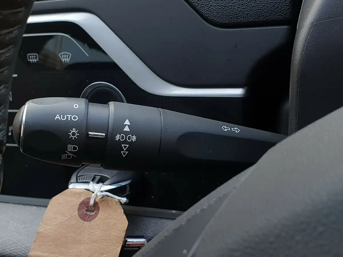2019-citroen-grand-c4-spacetourer-15bluehdi-feel-big-27