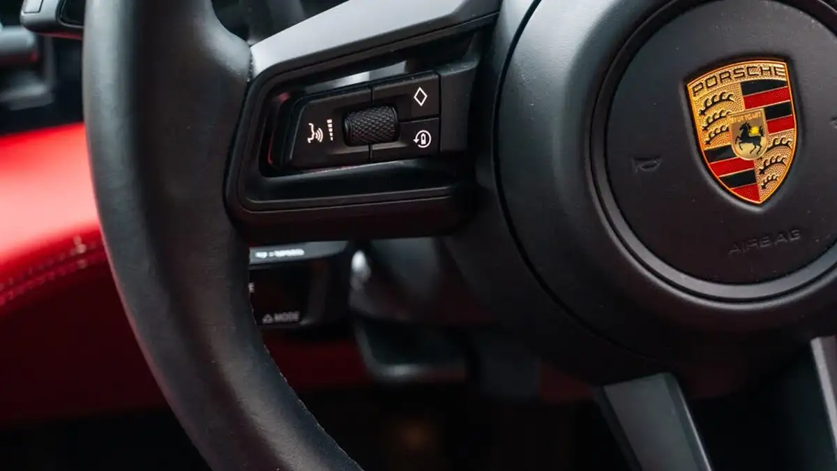 2021-porsche-taycan-e-base-476ps-performance-battery-plus-big-13
