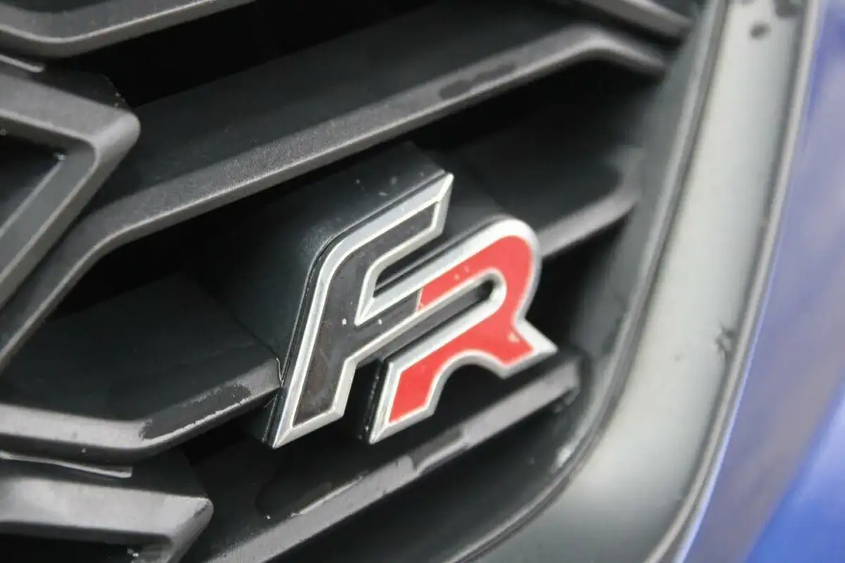 2020-seat-leon-15-tsi-evo-fr-black-edition-150ps-estate-dsg-big-12