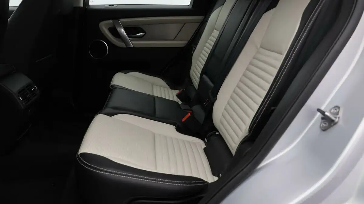 2021-land-rover-discovery-sport-15-p300e-r-dynamic-s-big-15