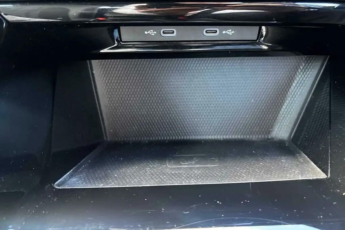 2023-volkswagen-golf-15-etsi-r-line-hatchback-big-28
