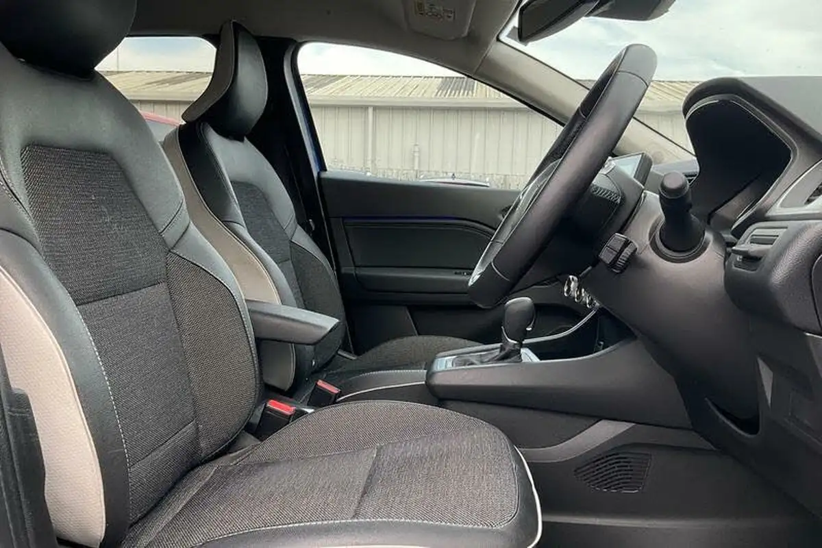 2023-renault-captur-16-techno-145ps-full-big-16