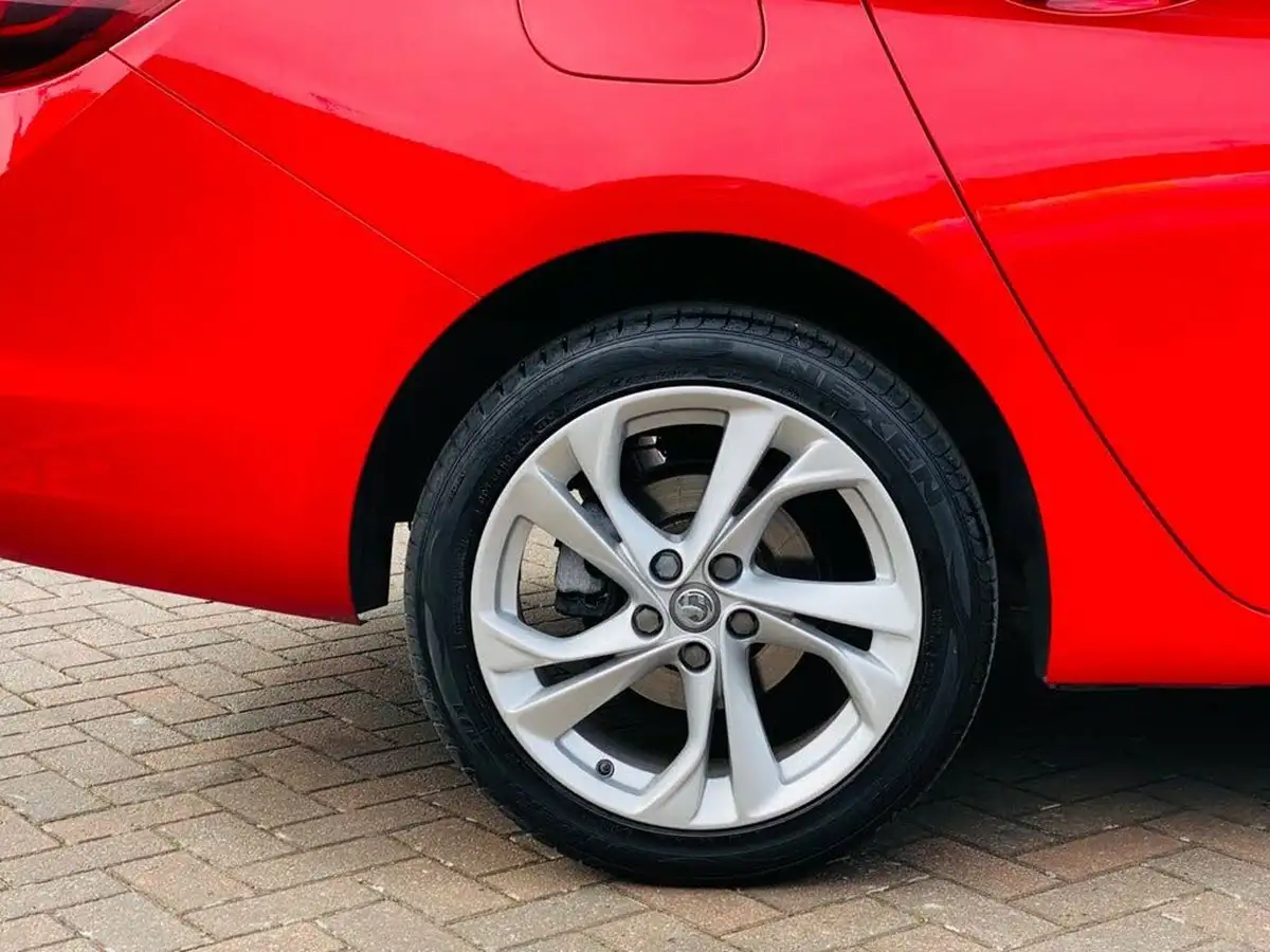2017-vauxhall-astra-14i-16v-turbo-sri-125ps-sport-tourer-big-12