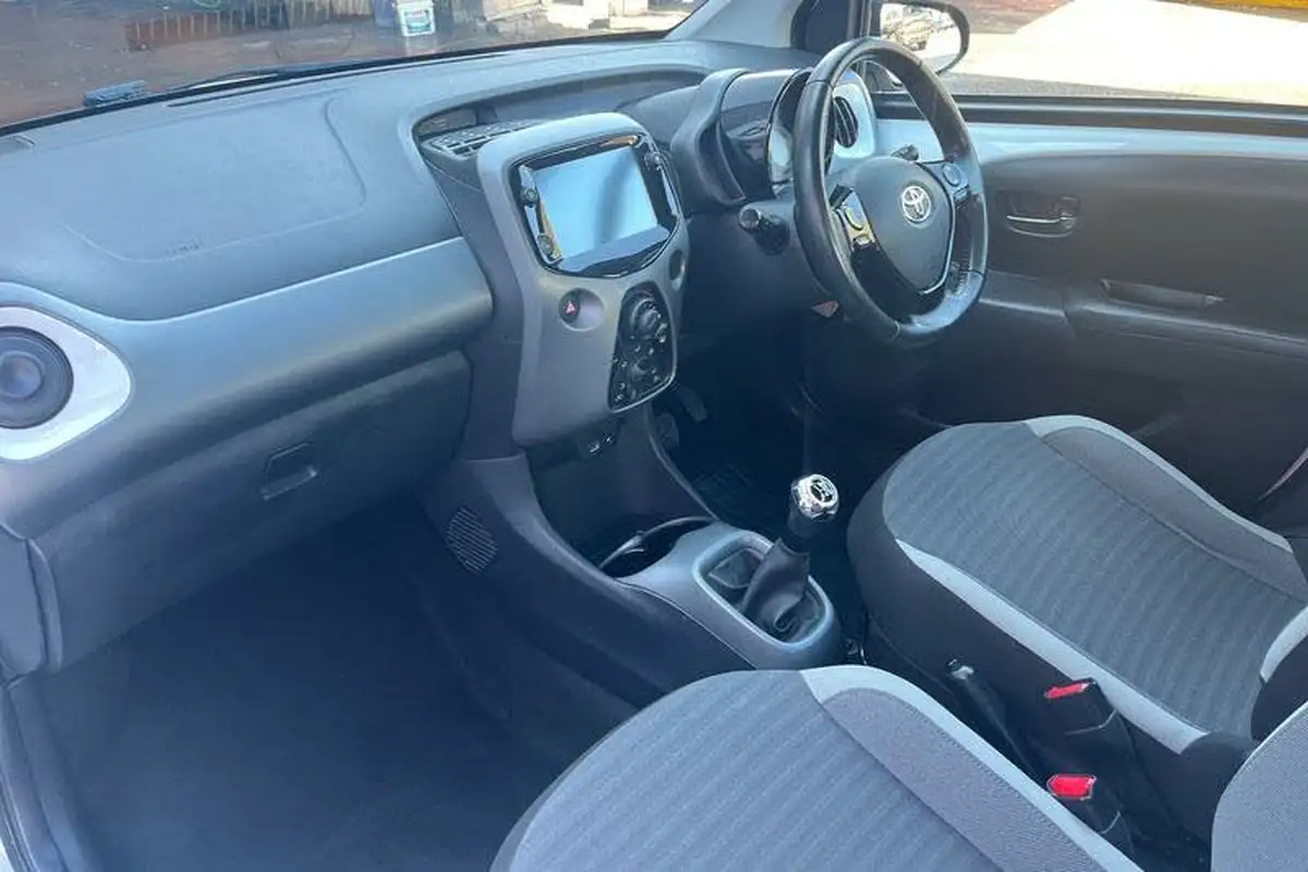 2020-toyota-aygo-10-vvt-i-x-play-big-17