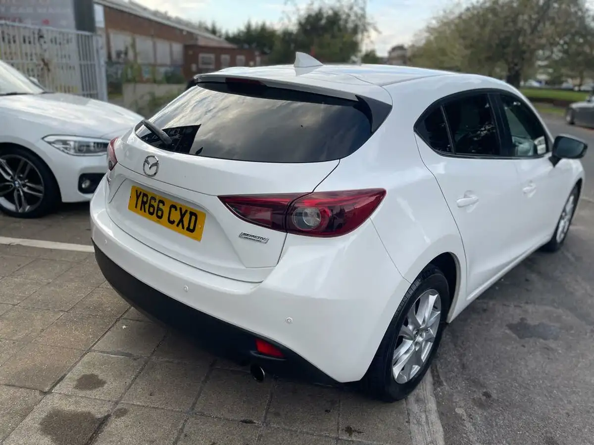 2016-mazda-mazda3-20-se-l-nav-skyactiv-g-hatchback-5d-big-3