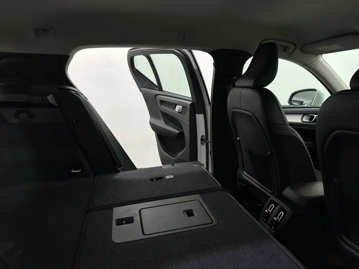 2020-volvo-xc40-20td-d3-momentum-geartronic-big-41