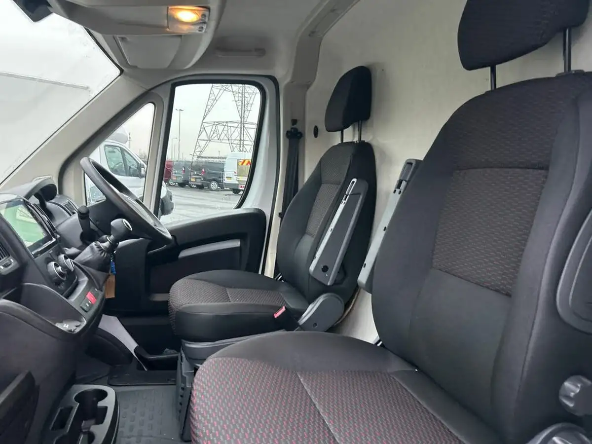 2024-vauxhall-movano-big-7