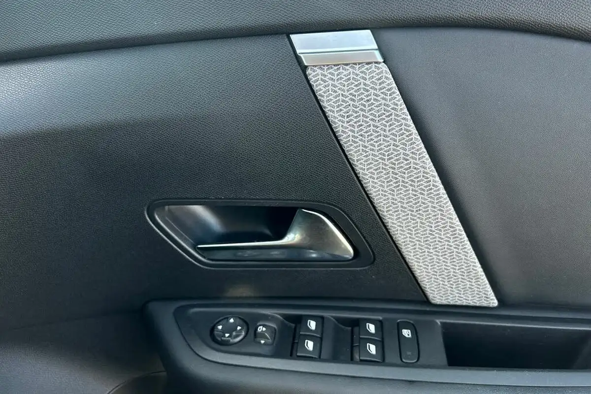 2022-citroen-c4-12-puretech-shine-plus-130ps-big-22