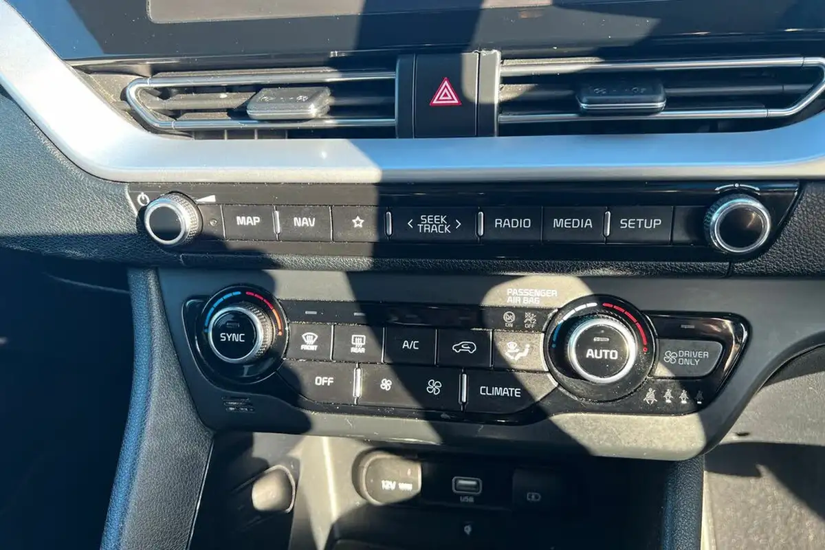 2019-kia-niro-16-gdi-3-156kwh-big-13
