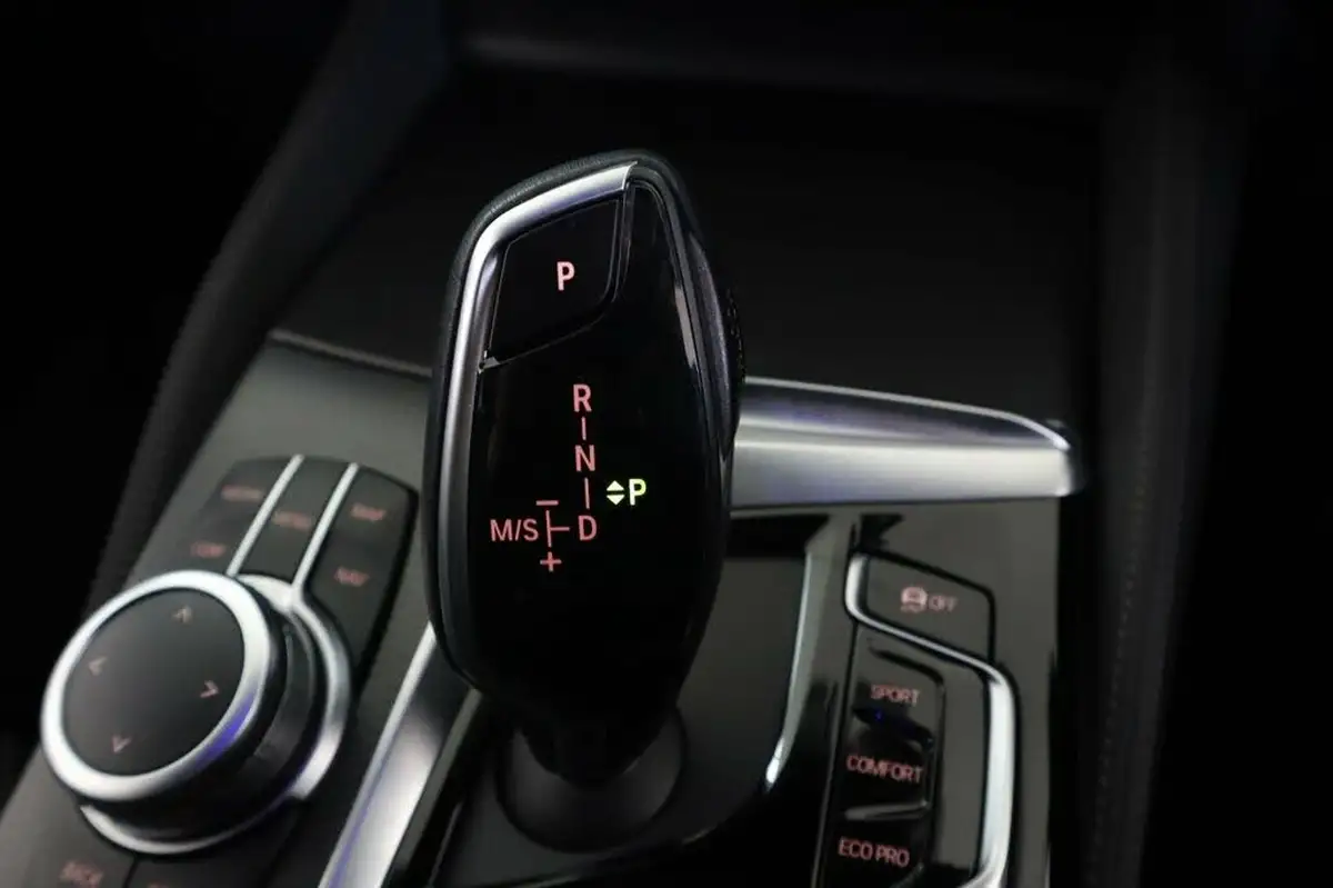 2022-bmw-5-series-20td-520d-m-sport-mht-saloon-4d-big-18