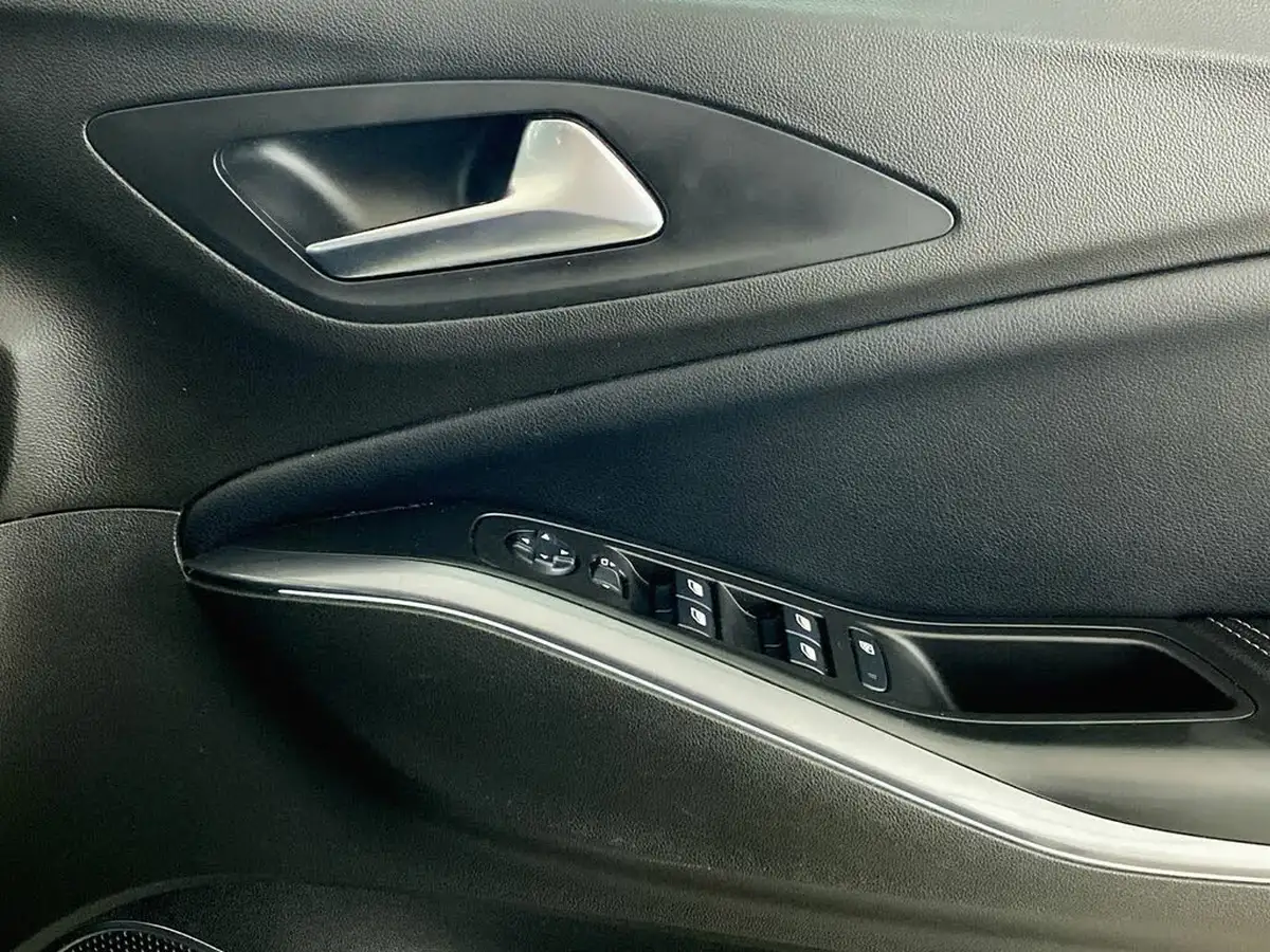 2019-vauxhall-grandland-x-12-sri-nav-big-12
