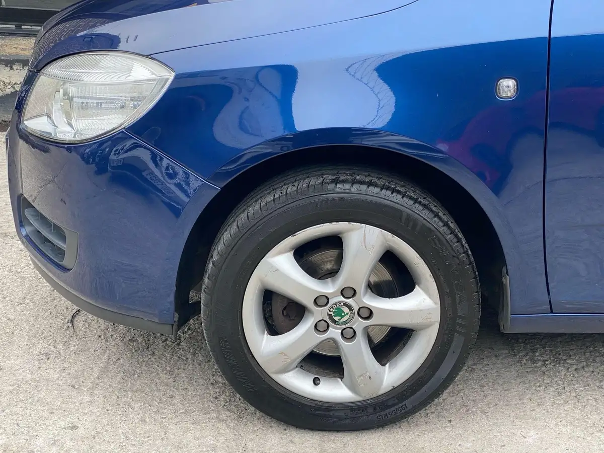 2009-skoda-fabia-14-2-estate-big-10