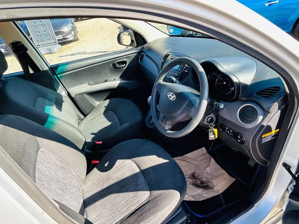2012-hyundai-i10-12-active-auto-big-2