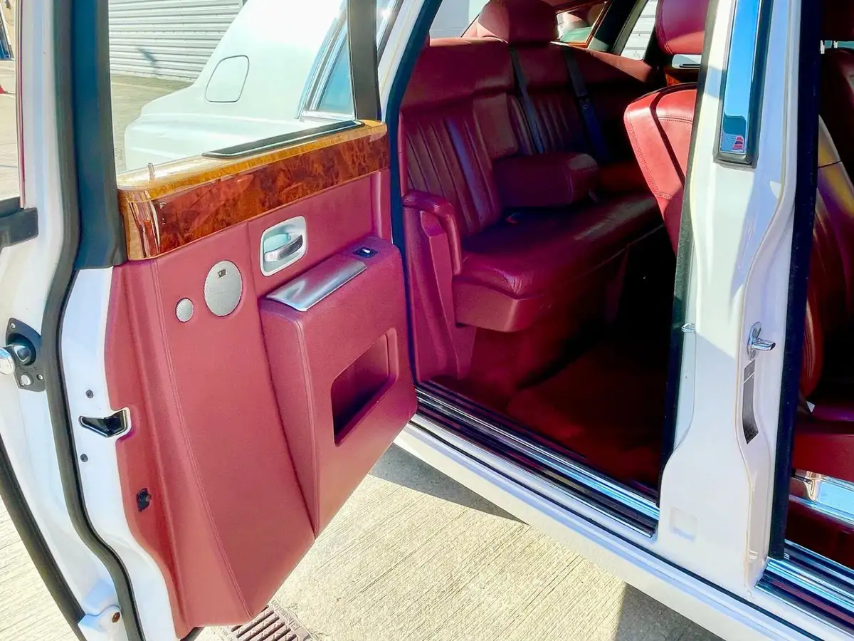 2005-rolls-royce-phantom-67-big-44
