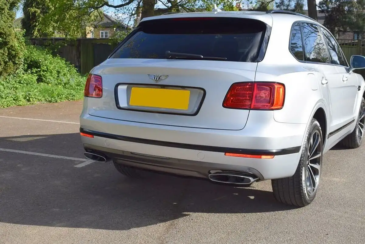 2016-bentley-bentayga-60-w12-big-59