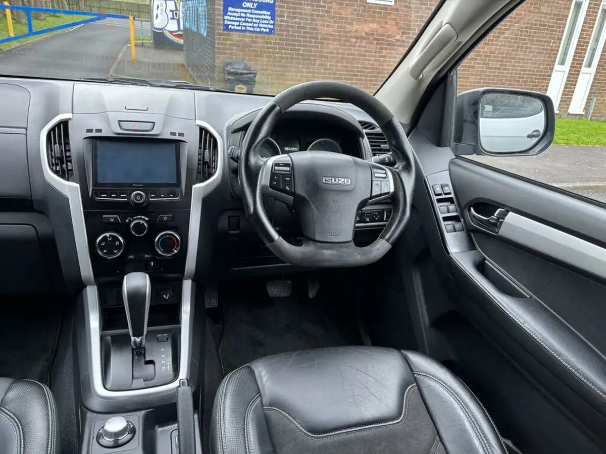 2020-isuzu-d-max-19td-xtr-nav-auto-big-9